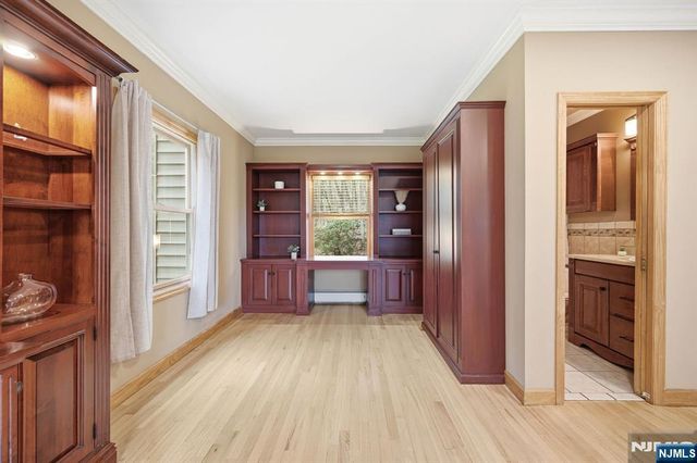 219 Snake Den Road, Wanaque, NJ 07465