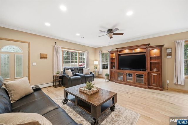 219 Snake Den Road, Wanaque, NJ 07465