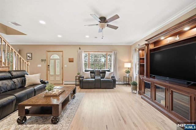 219 Snake Den Road, Wanaque, NJ 07465