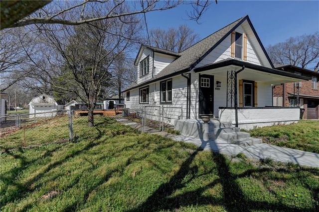 1020 S Mccoy Street, Independence, MO 64050