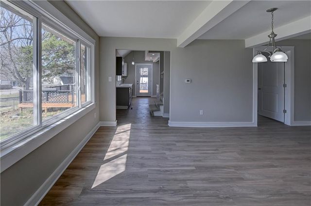 1020 S Mccoy Street, Independence, MO 64050