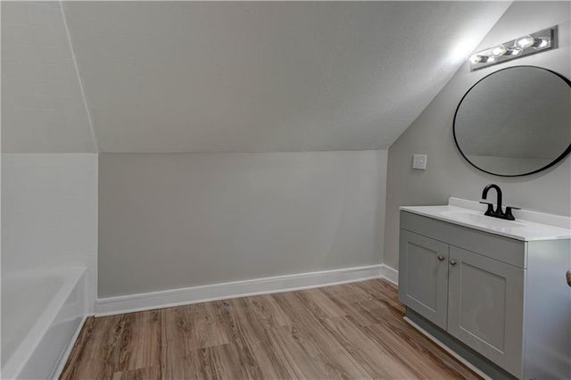 1020 S Mccoy Street, Independence, MO 64050