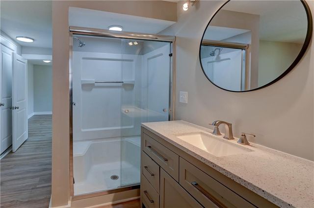 1020 S Mccoy Street, Independence, MO 64050