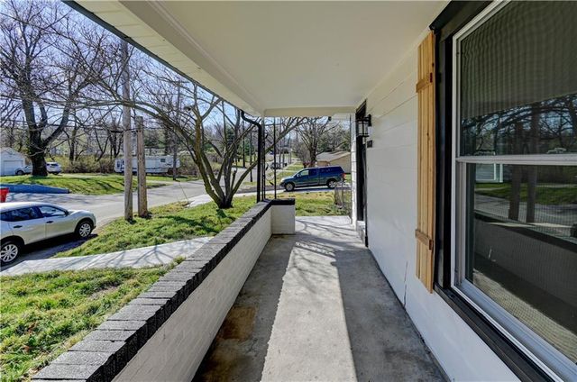 1020 S Mccoy Street, Independence, MO 64050