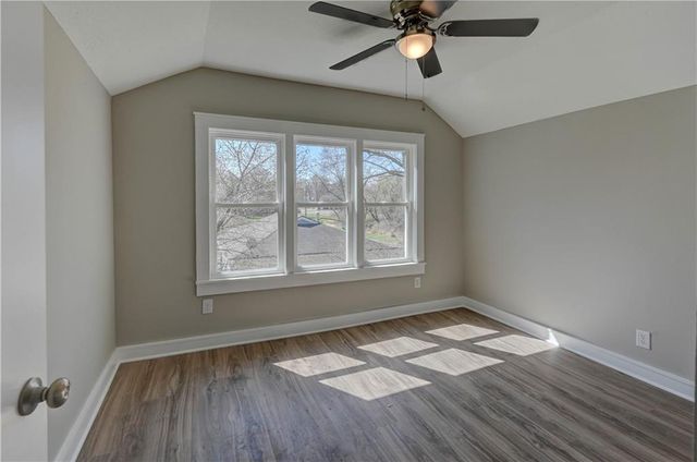 1020 S Mccoy Street, Independence, MO 64050