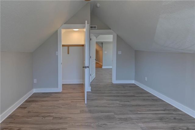 1020 S Mccoy Street, Independence, MO 64050