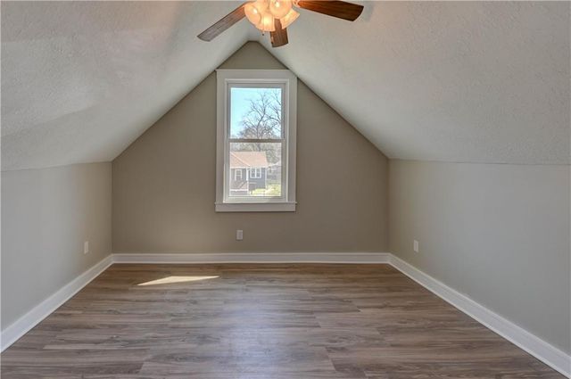 1020 S Mccoy Street, Independence, MO 64050