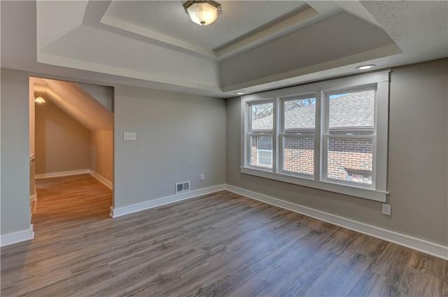 1020 S Mccoy Street, Independence, MO 64050