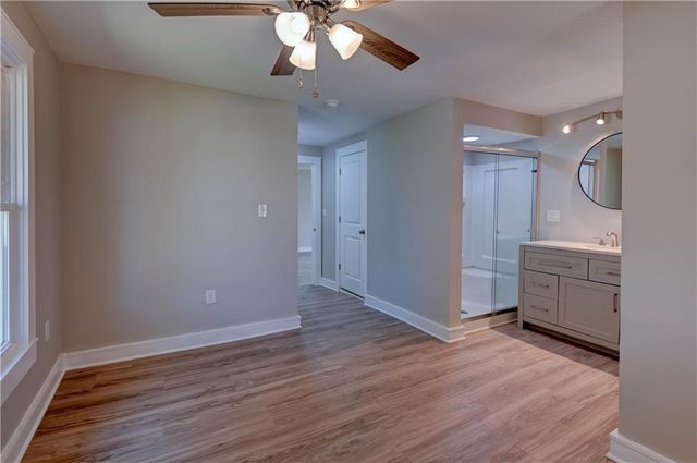 1020 S Mccoy Street, Independence, MO 64050