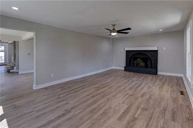 1020 S Mccoy Street, Independence, MO 64050