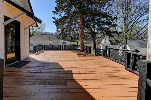 1020 S Mccoy Street, Independence, MO 64050