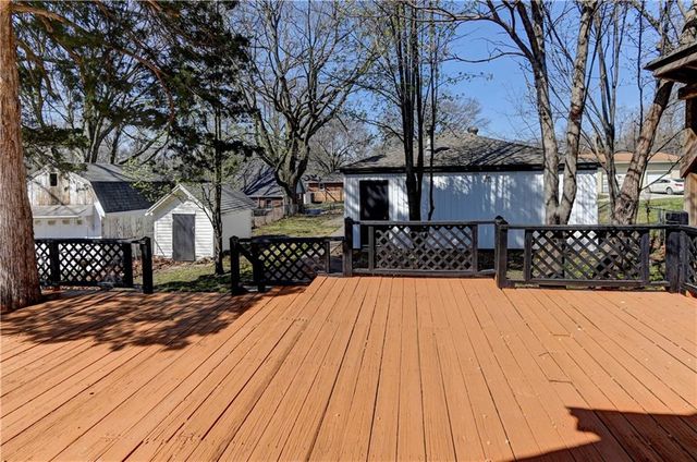 1020 S Mccoy Street, Independence, MO 64050