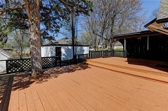 1020 S Mccoy Street, Independence, MO 64050