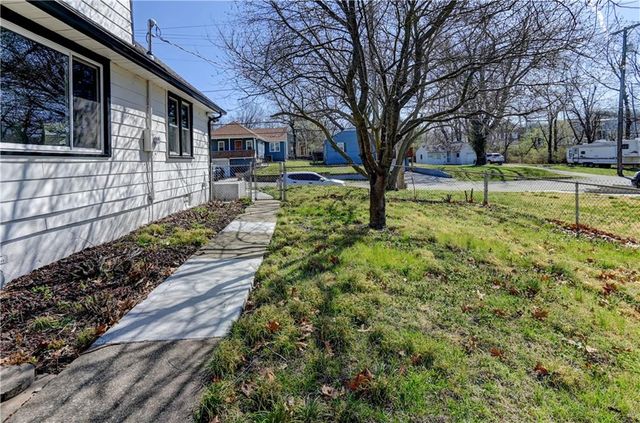 1020 S Mccoy Street, Independence, MO 64050