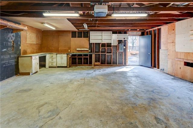 1020 S Mccoy Street, Independence, MO 64050