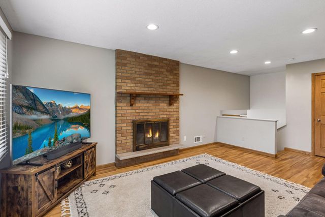 1858 Turquoise Trail, Eagan, MN 55122
