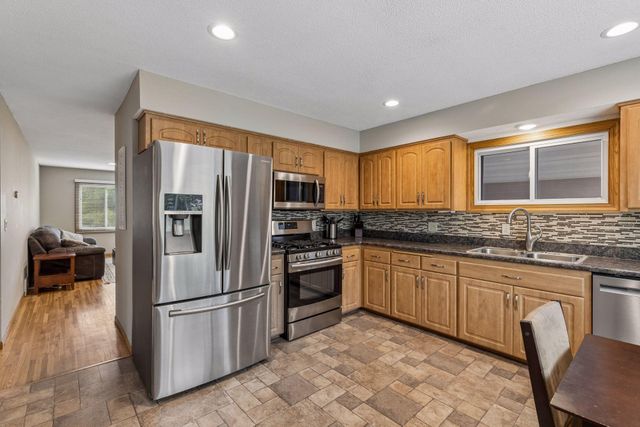 1858 Turquoise Trail, Eagan, MN 55122