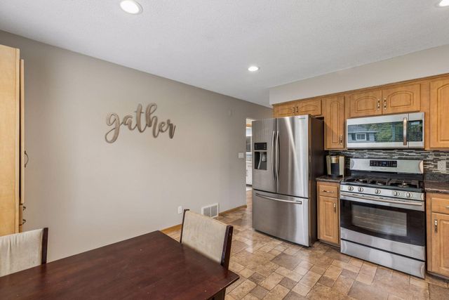 1858 Turquoise Trail, Eagan, MN 55122
