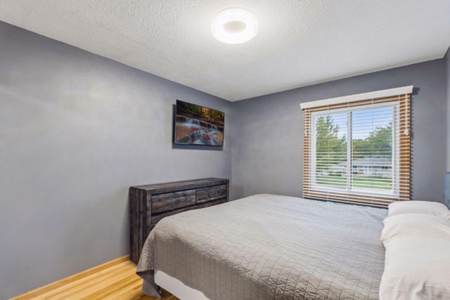 1858 Turquoise Trail, Eagan, MN 55122