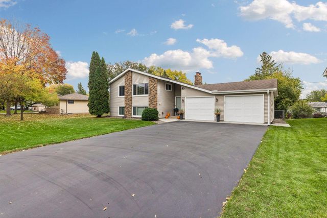 1858 Turquoise Trail, Eagan, MN 55122