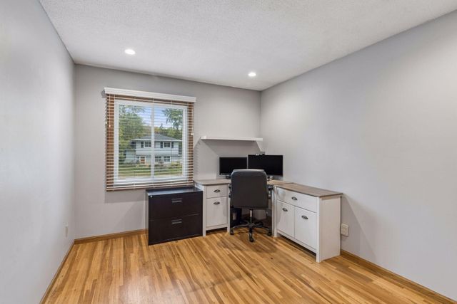 1858 Turquoise Trail, Eagan, MN 55122