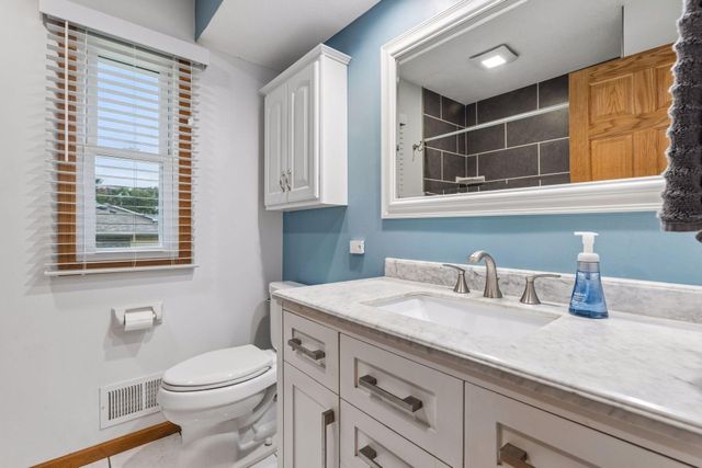 1858 Turquoise Trail, Eagan, MN 55122