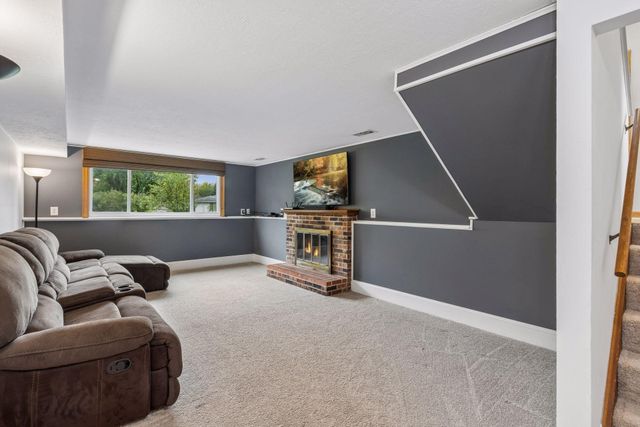 1858 Turquoise Trail, Eagan, MN 55122