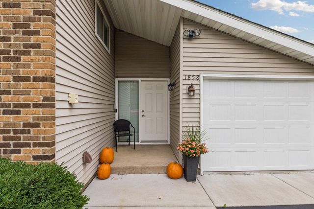 1858 Turquoise Trail, Eagan, MN 55122