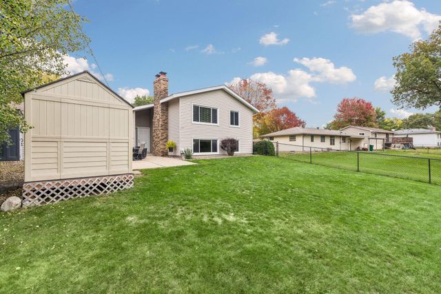 1858 Turquoise Trail, Eagan, MN 55122