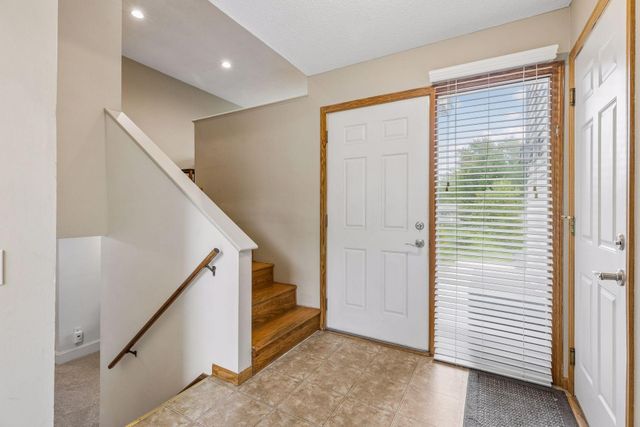 1858 Turquoise Trail, Eagan, MN 55122