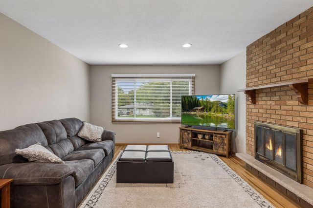 1858 Turquoise Trail, Eagan, MN 55122