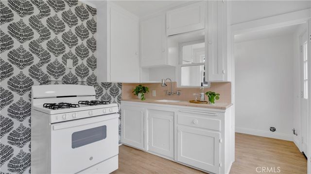 207 W Buffalo Avenue, Santa Ana, CA 92706