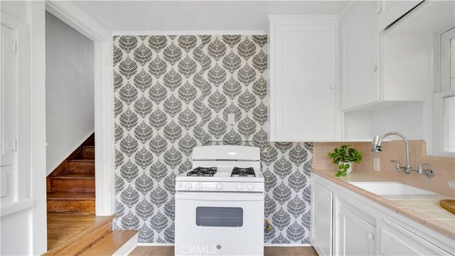 207 W Buffalo Avenue, Santa Ana, CA 92706