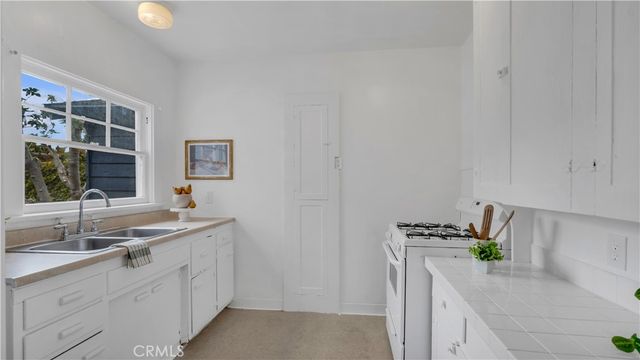 207 W Buffalo Avenue, Santa Ana, CA 92706