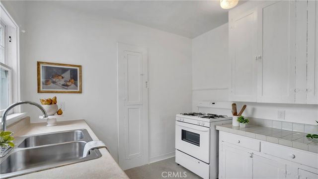 207 W Buffalo Avenue, Santa Ana, CA 92706
