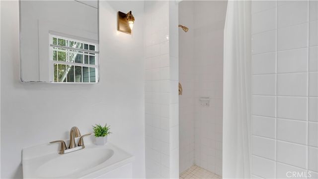 207 W Buffalo Avenue, Santa Ana, CA 92706