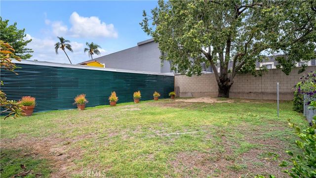 207 W Buffalo Avenue, Santa Ana, CA 92706