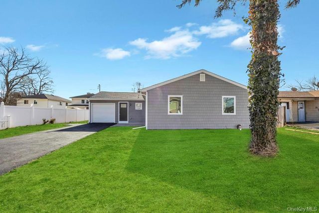 15 Marshall Street, Massapequa, NY 11758