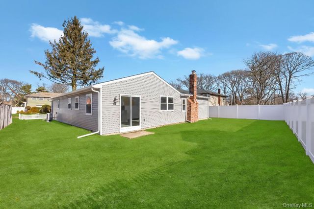 15 Marshall Street, Massapequa, NY 11758