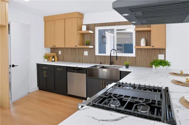 1068 Concord, Costa Mesa, CA 92626