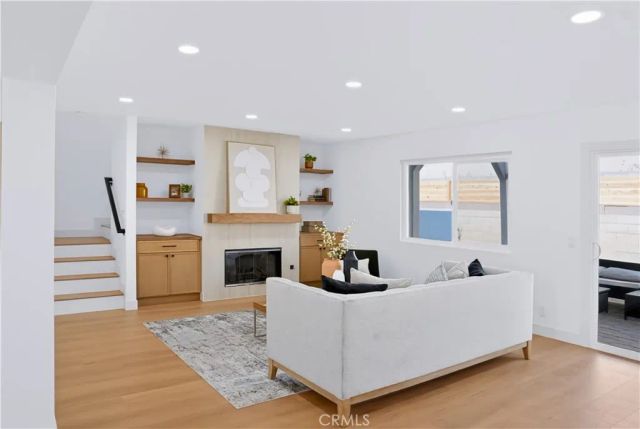 1068 Concord, Costa Mesa, CA 92626