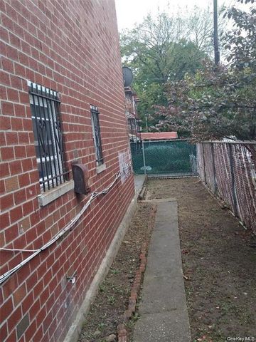 658 E 216th Street 3, Bronx, NY 10467