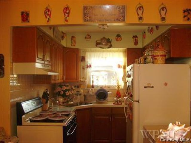 658 E 216th Street 3, Bronx, NY 10467