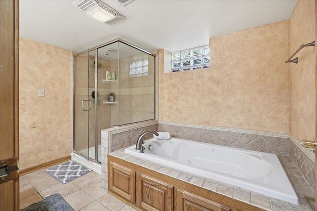 3845 Bradee ROAD, Brookfield, WI 53005