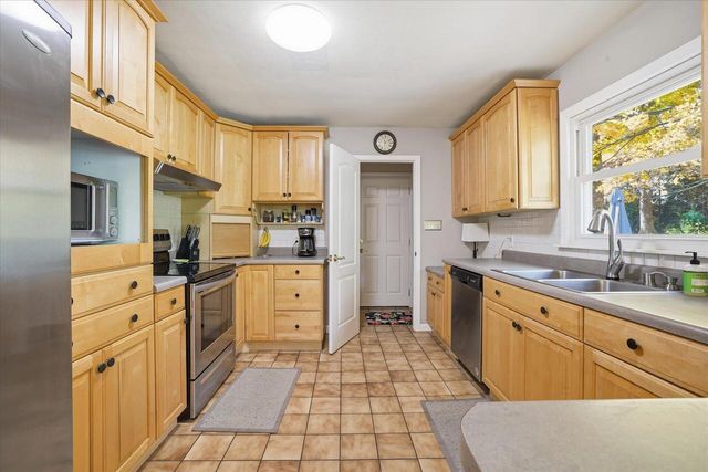 3845 Bradee ROAD, Brookfield, WI 53005