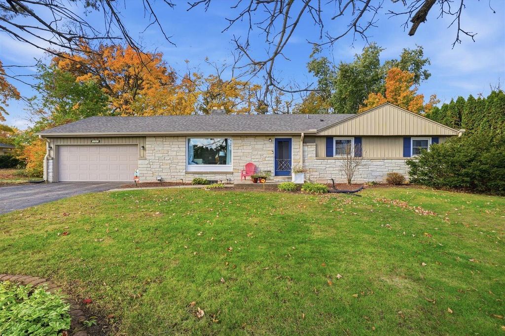 3845 Bradee ROAD, Brookfield, WI 53005