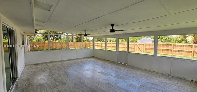 2425 Mohawk Ave ., Fort Pierce, FL 34946