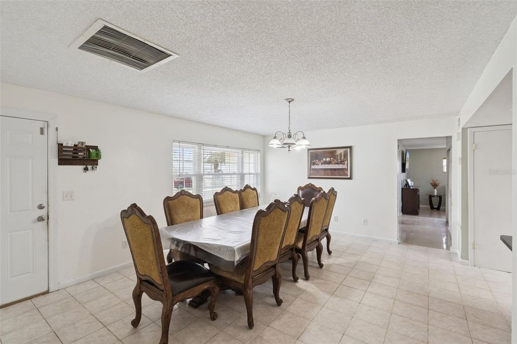 Image 8 of property listing at 611 CABORCA COURT, Ocoee, FL 34761