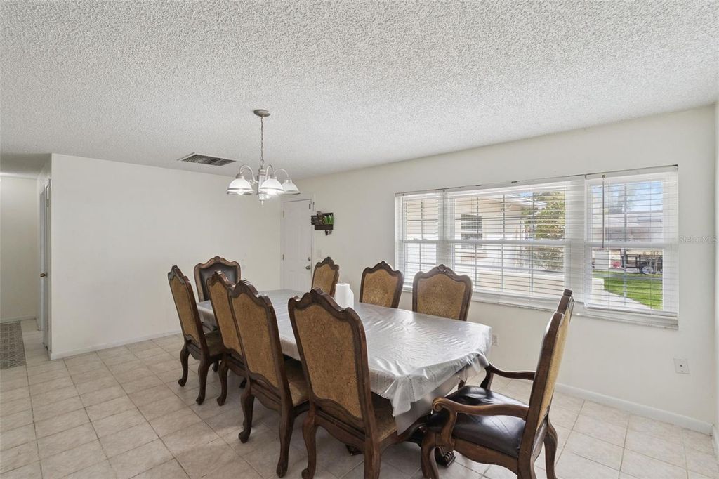 Image 9 of property listing at 611 CABORCA COURT, Ocoee, FL 34761