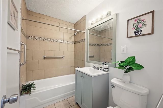 8600 Ford Avenue, Raytown, MO 64138